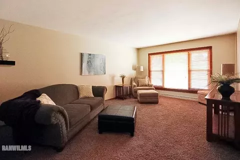 1821 N Ridge Dr, Freeport, IL 61032 photo 6
