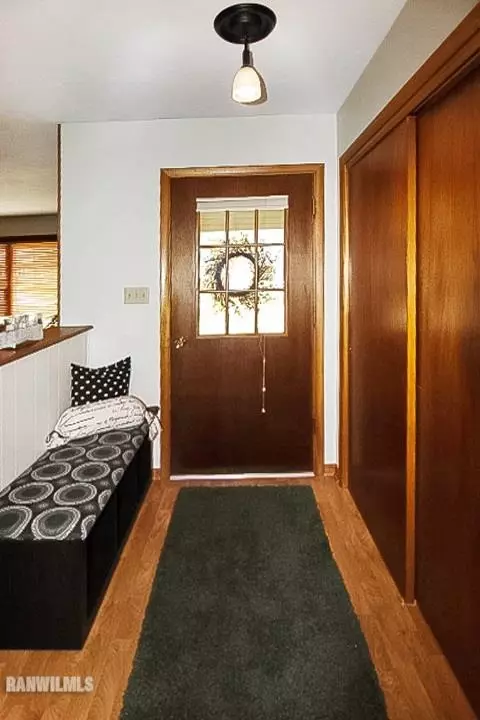 1821 N Ridge Dr, Freeport, IL 61032 photo 3