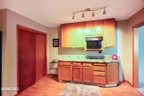 1821 N Ridge Dr, Freeport, IL 61032 photo 7