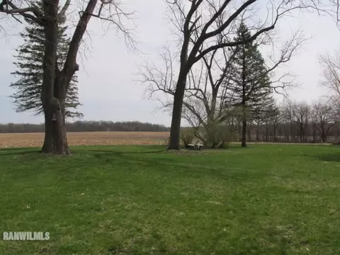 809 S Bolton Rd, Freeport, IL 61032 photo 20