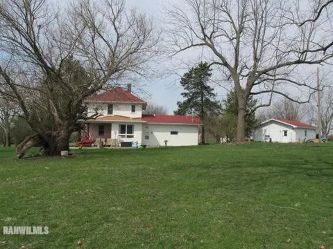 809 S Bolton Rd, Freeport, IL 61032 photo 17
