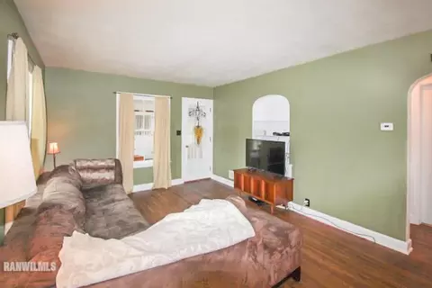 908 S 17th Ave, Freeport, IL 61032 photo 9