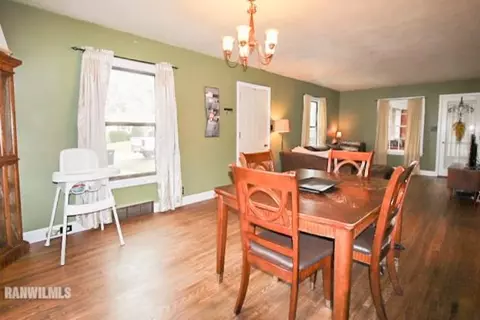 908 S 17th Ave, Freeport, IL 61032 photo 7