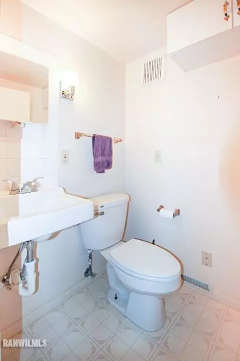 908 S 17th Ave, Freeport, IL 61032 photo 15