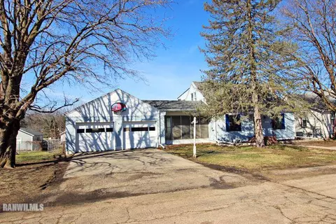 908 S 17th Ave, Freeport, IL 61032 photo 1