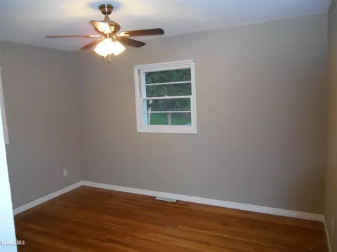 25 W Coates, Freeport, IL 61032 photo 6