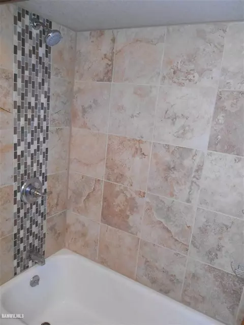 25 W Coates, Freeport, IL 61032 photo 11