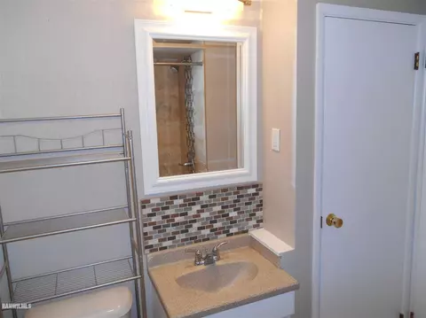 25 W Coates, Freeport, IL 61032 photo 10