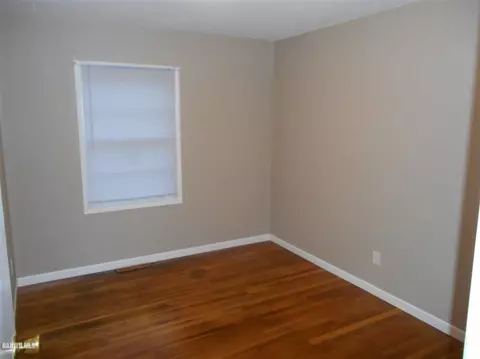 25 W Coates, Freeport, IL 61032 photo 7