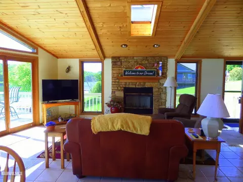 5-214 Heathcliff, Lanark, IL 61046 photo 4