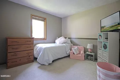 2114 Cimarron Dr, Freeport, IL 61032 photo 11