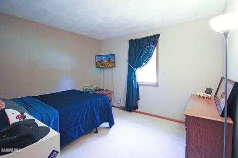 2114 Cimarron Dr, Freeport, IL 61032 photo 9