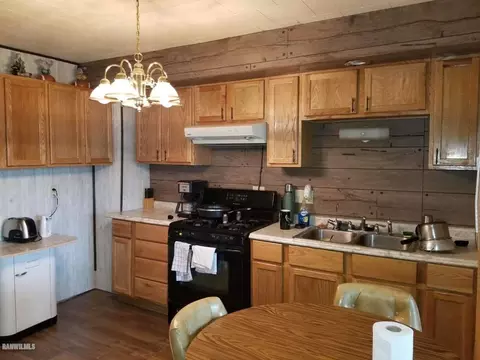 124 Wilson, Chadwick, IL 61014 photo 4