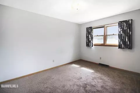 2001 W Laurel St, Freeport, IL 61032 photo 12