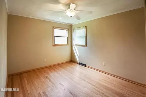 2001 W Laurel St, Freeport, IL 61032 photo 15