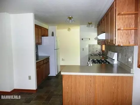 2433 Sunset Dr, Freeport, IL 61032 photo 6