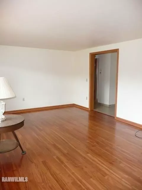 2433 Sunset Dr, Freeport, IL 61032 photo 5