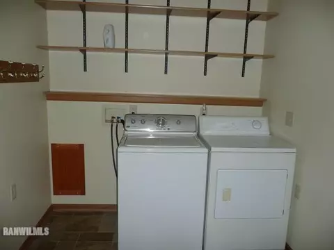 2433 Sunset Dr, Freeport, IL 61032 photo 19