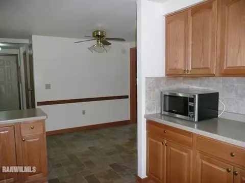 2433 Sunset Dr, Freeport, IL 61032 photo 8