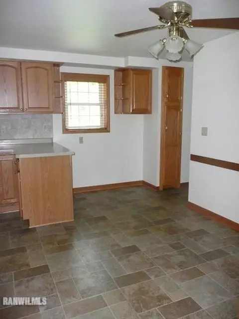 2433 Sunset Dr, Freeport, IL 61032 photo 9