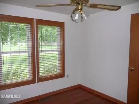 2433 Sunset Dr, Freeport, IL 61032 photo 16