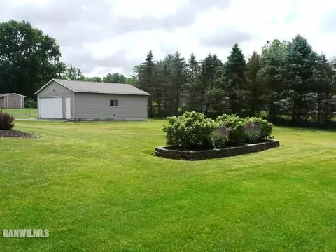 2433 Sunset Dr, Freeport, IL 61032 photo 24