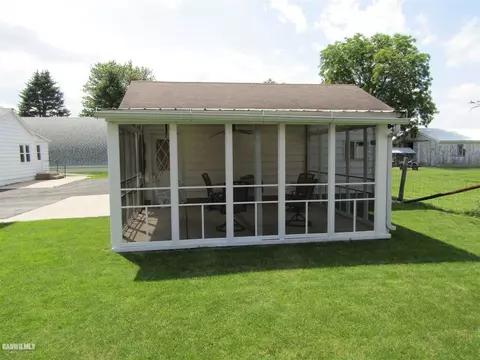 121 W Dame Ave, Lanark, IL 61046 photo 5