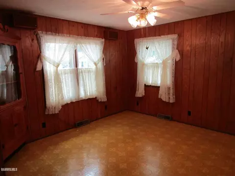 121 W Dame Ave, Lanark, IL 61046 photo 9