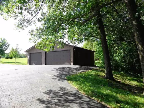 27-41 Ridgeview Dr, Lanark, IL 61046 photo 3