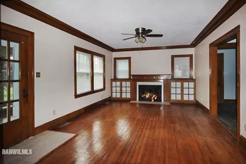 515 E Jefferson St, Freeport, IL 61032 photo 8