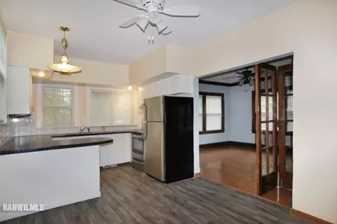 515 E Jefferson St, Freeport, IL 61032 photo 5