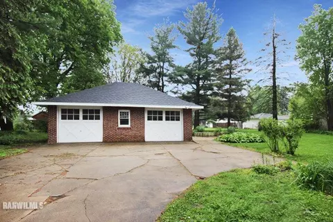 515 E Jefferson St, Freeport, IL 61032 photo 3