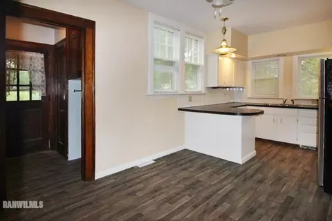 515 E Jefferson St, Freeport, IL 61032 photo 7