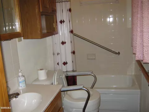 416 Freeman, Warren, IL 61087 photo 9