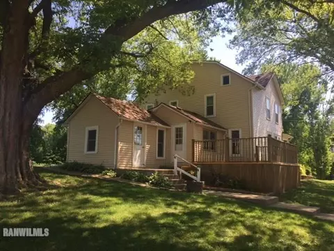 9422 Adeline Rd, Leaf River, IL 61047 photo 2