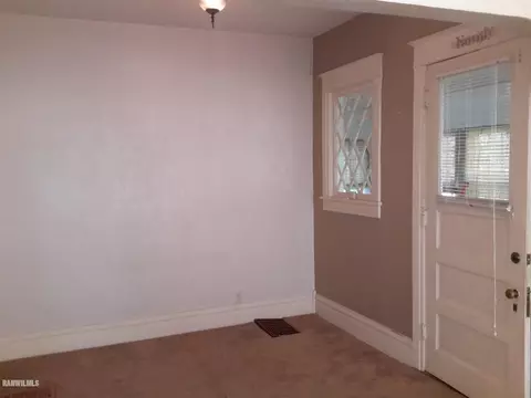 1404 S Oak Ave, Freeport, IL 61032 photo 4