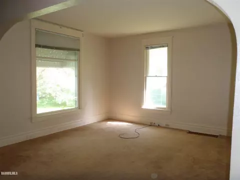 1404 S Oak Ave, Freeport, IL 61032 photo 3