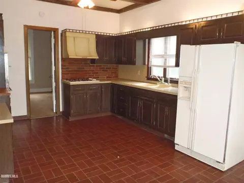 1404 S Oak Ave, Freeport, IL 61032 photo 14