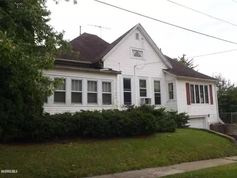 1404 S Oak Ave, Freeport, IL 61032 photo 24