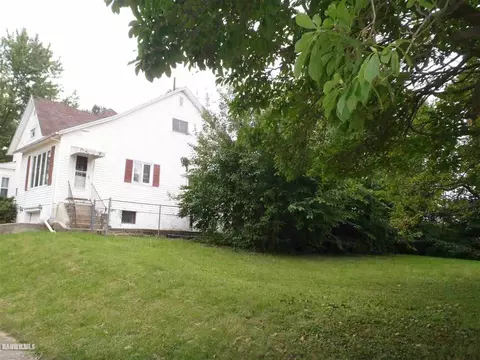 1404 S Oak Ave, Freeport, IL 61032 photo 23