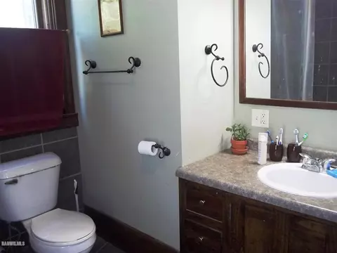 815 S 14th Ave, Freeport, IL 61032 photo 4