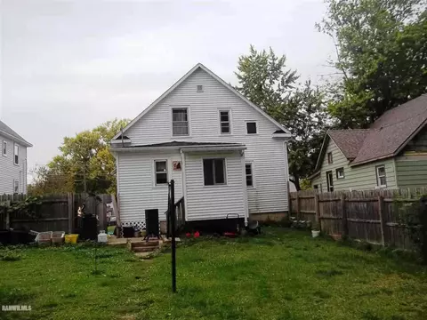 815 S 14th Ave, Freeport, IL 61032 photo 2