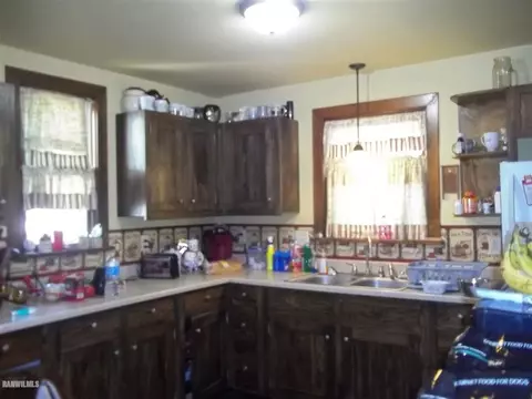 815 S 14th Ave, Freeport, IL 61032 photo 9