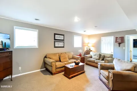 730 Brad Mar Dr, Freeport, IL 61032 photo 5