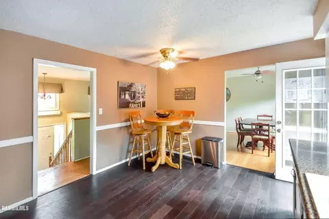 730 Brad Mar Dr, Freeport, IL 61032 photo 8