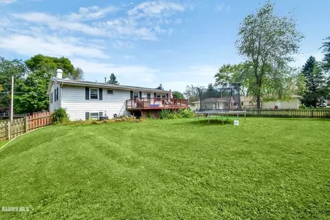 730 Brad Mar Dr, Freeport, IL 61032 photo 2