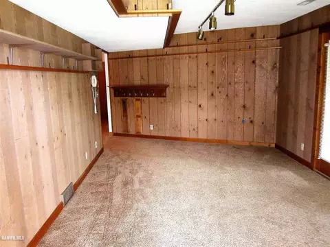 1563 Chadbourne Dr, Davis, IL 61019 photo 23