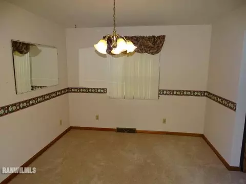 217 E Arch, Shannon, IL 61078 photo 7