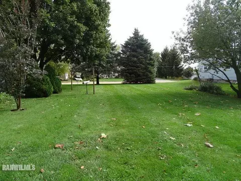217 E Arch, Shannon, IL 61078 photo 3
