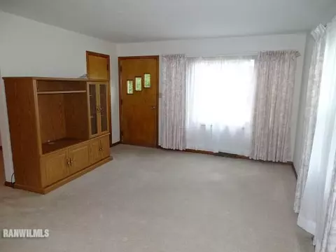 217 E Arch, Shannon, IL 61078 photo 6